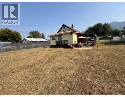 653 65th Avenue, Grand Forks, BC V0H1H4 Photo 8