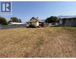 653 65th Avenue, Grand Forks, BC V0H1H4 Photo 7