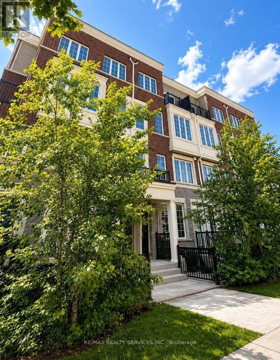 #4 2205 LILLYKIN STREET - 2