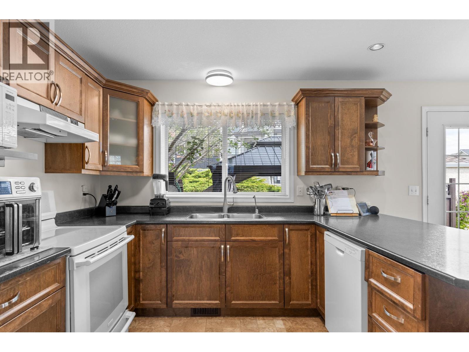 280 Cosens Court - 16