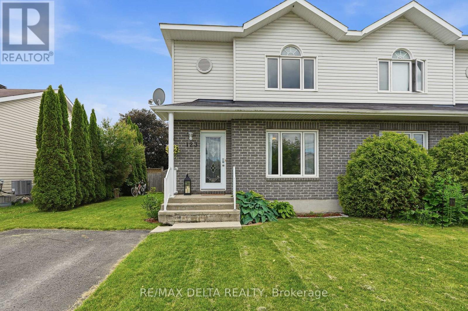 123 PANORAMA AVENUE - 2