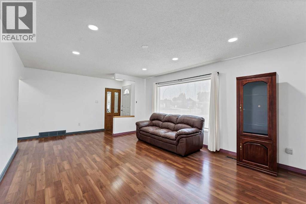 1120 1 Avenue Northeast - Photo 5