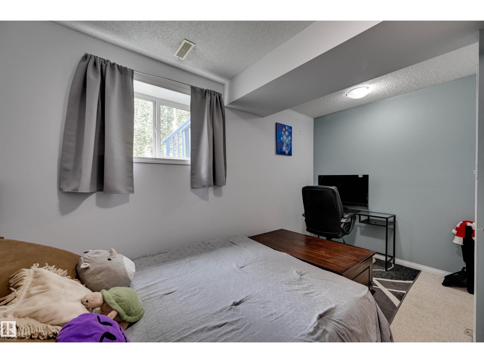 1524 BRECKENRIDGE CL NW - 33