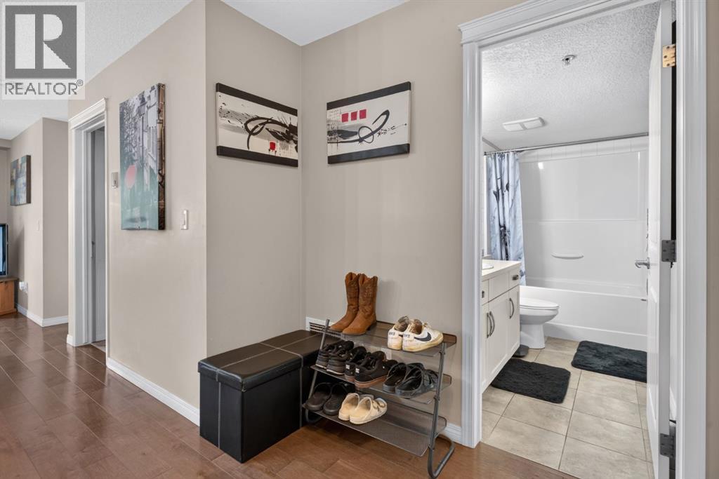 #204 406 Cranberry Park SE - Image 6