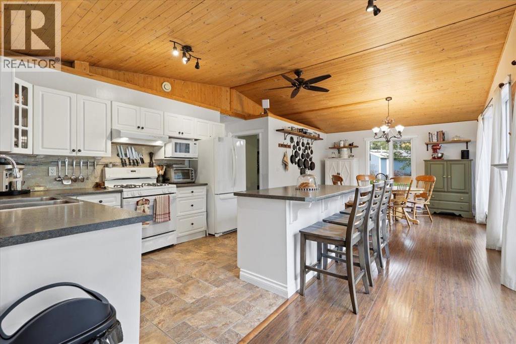 12055A 454 Township - Image 12