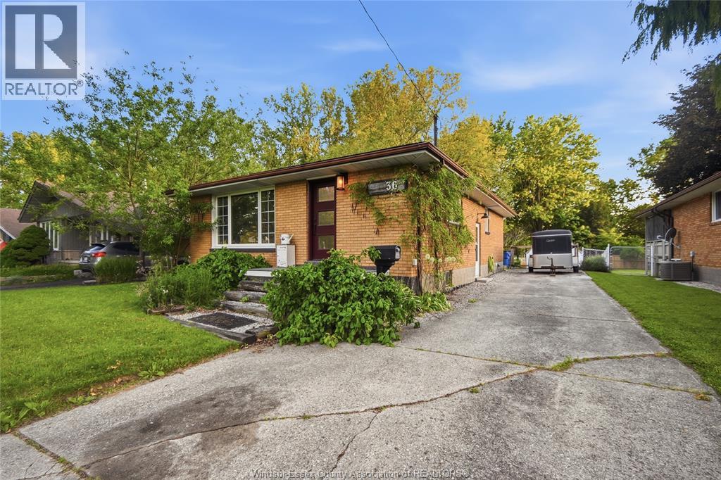36 WOODLAND AVENUE - 24