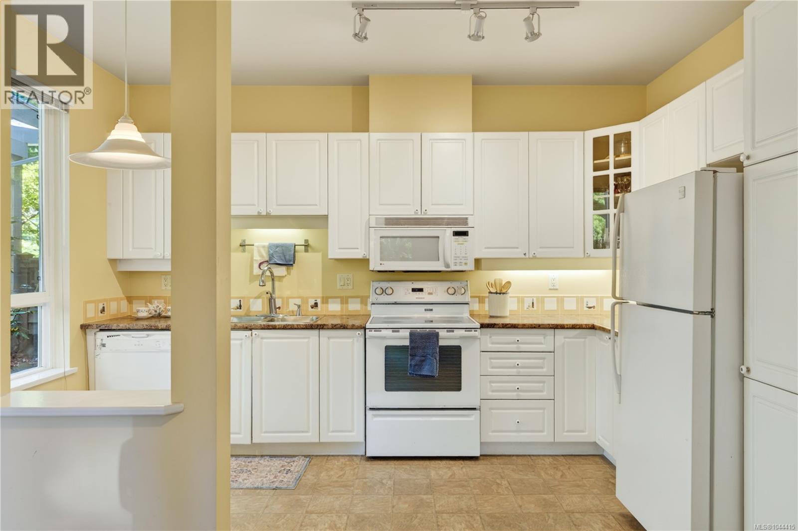 #111 5685 Edgewater Lane - 25