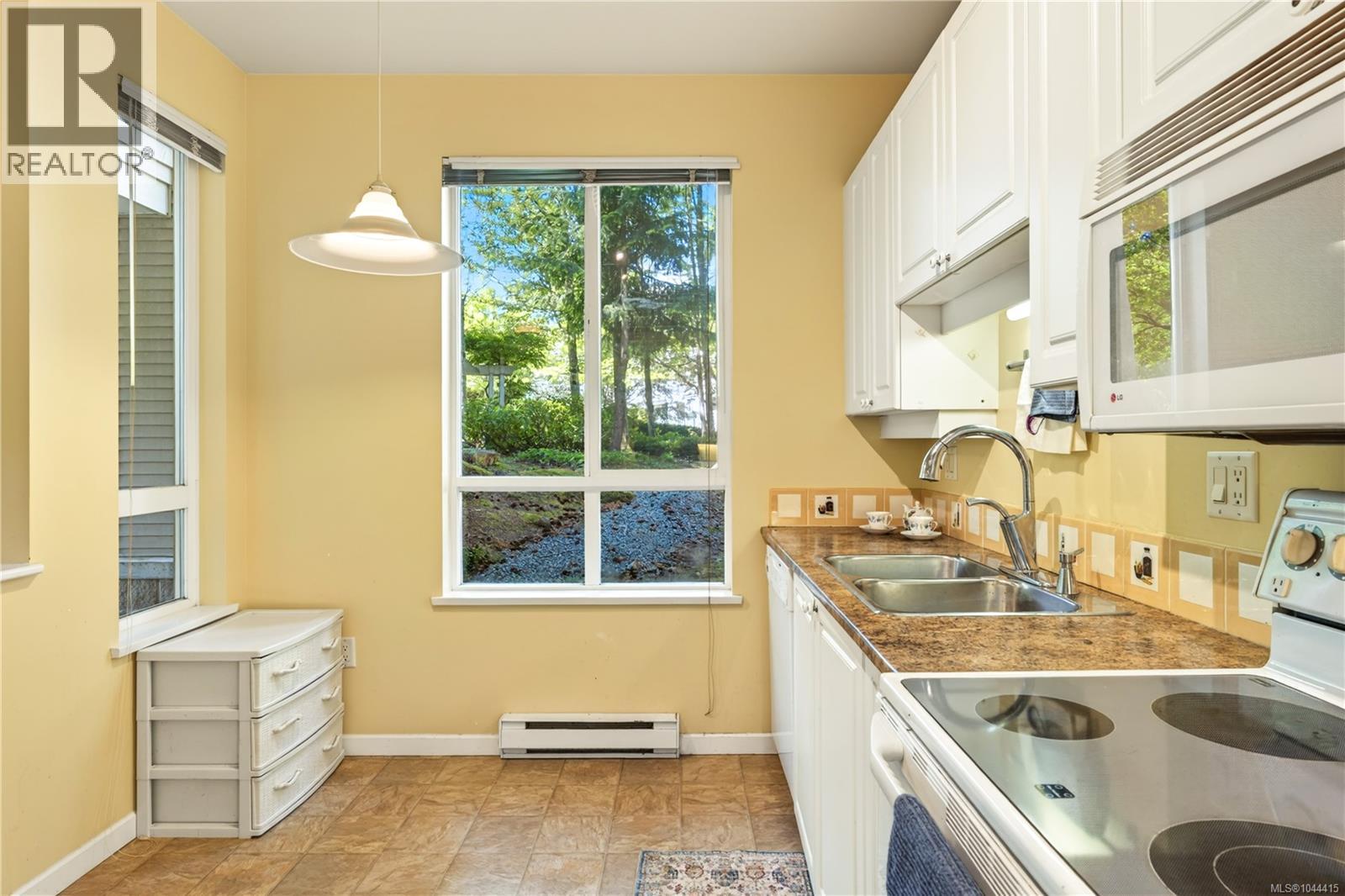#111 5685 Edgewater Lane - Image 26