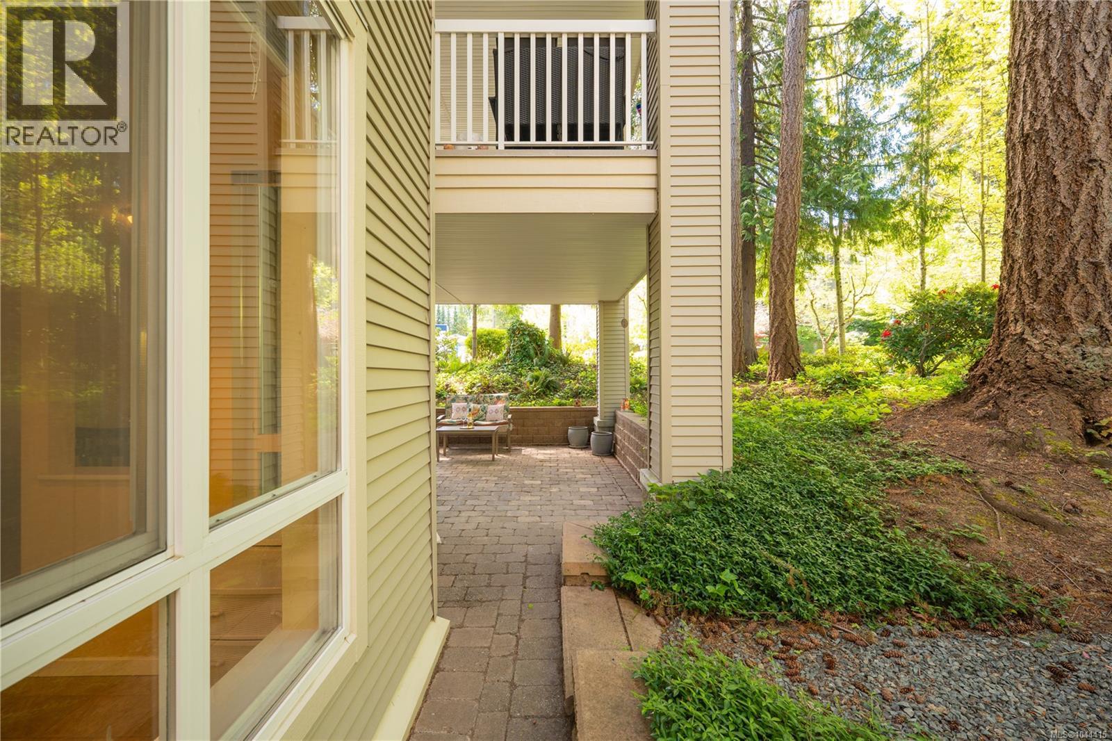 #111 5685 Edgewater Lane - Image 43