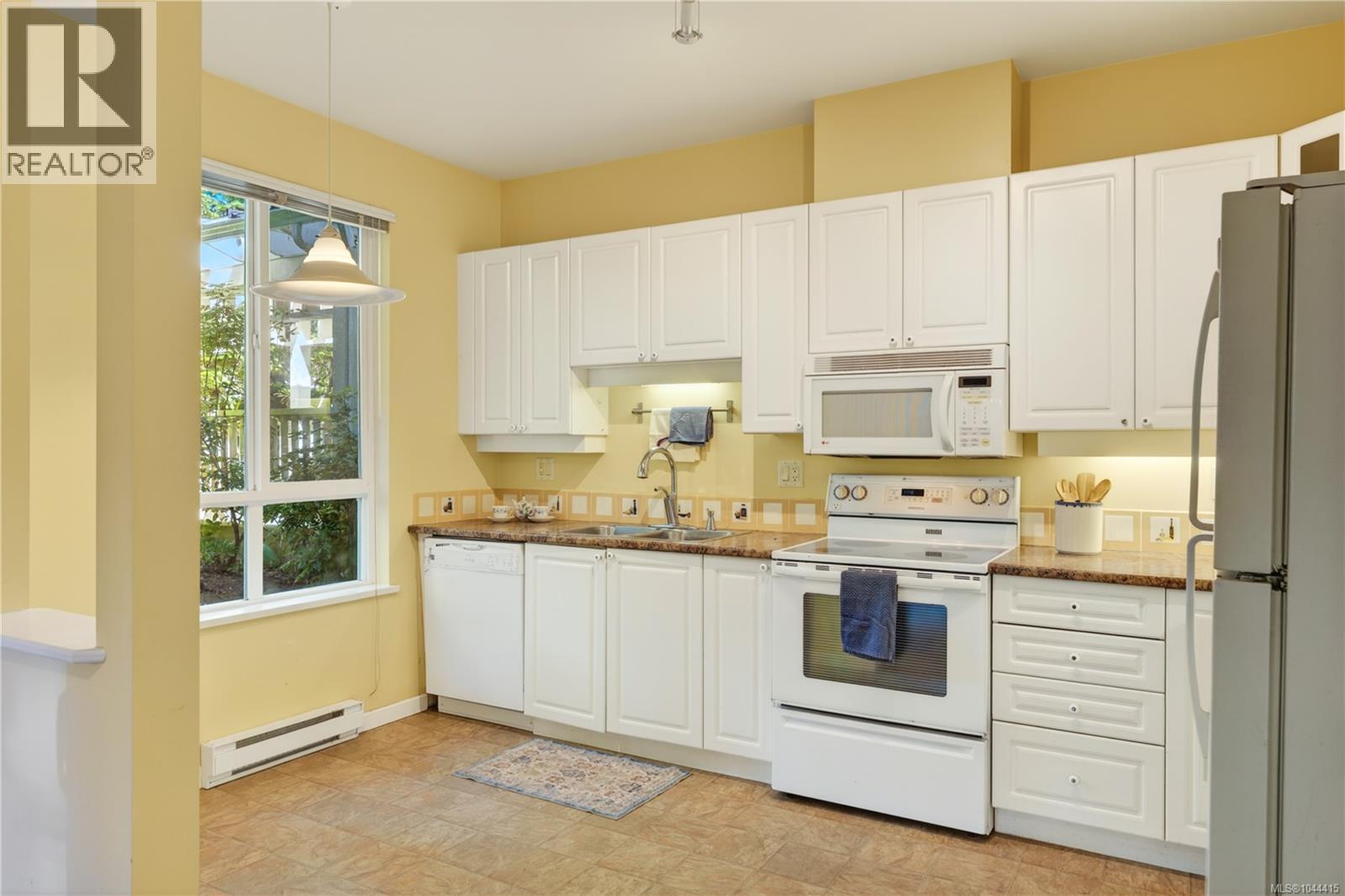 #111 5685 Edgewater Lane - Image 5
