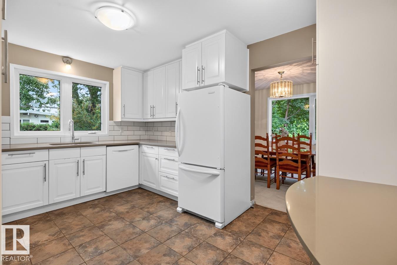 12636 52 AV NW - 7