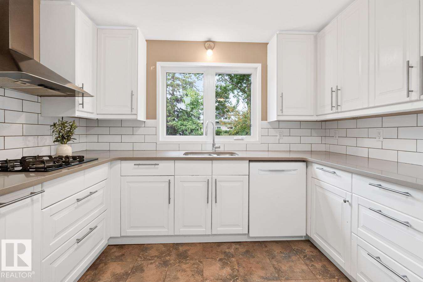 12636 52 AV NW - 9