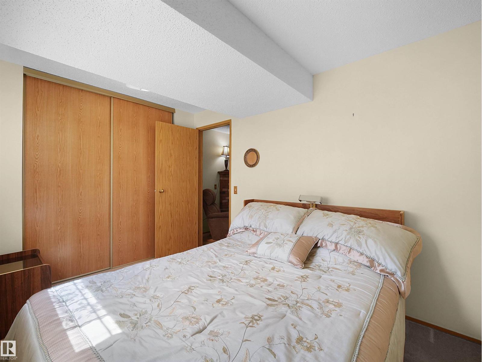 10711 24 AV NW - 23