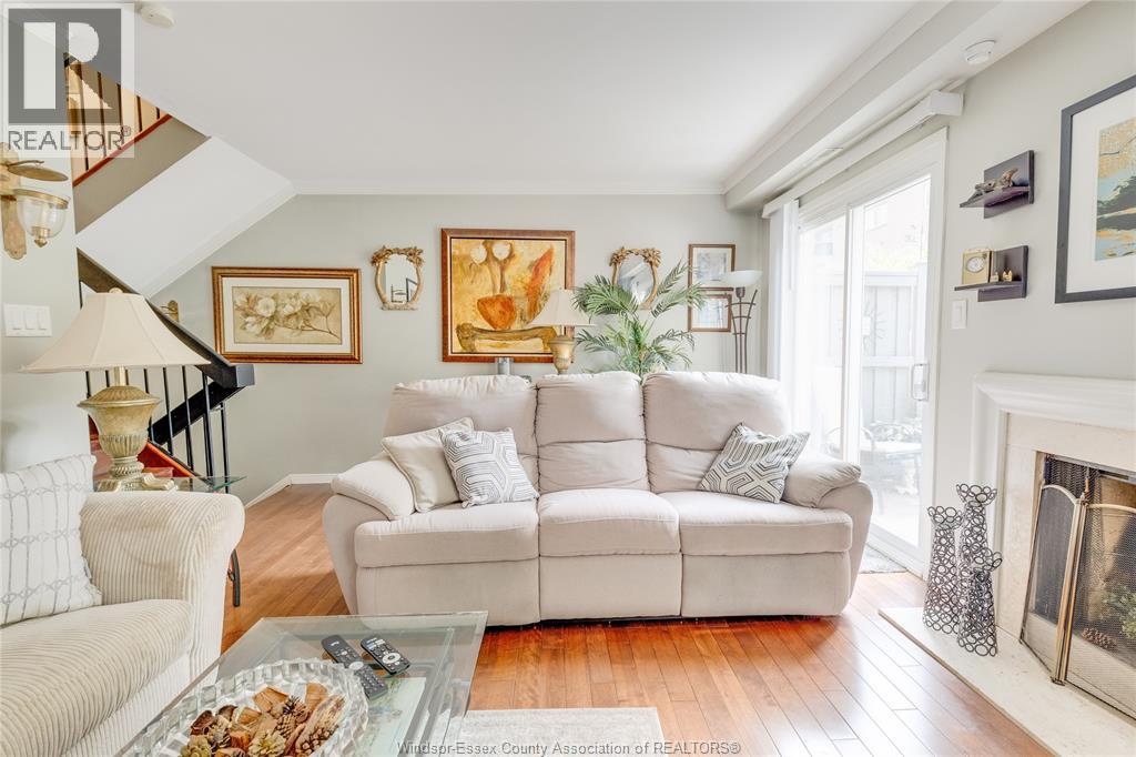 #9-3917 3917 RIVERSIDE East - 9