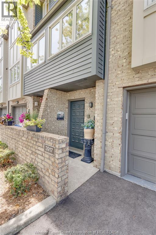 #9-3917 3917 RIVERSIDE East - 2