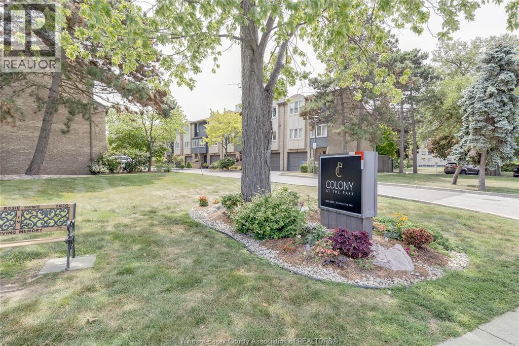 #9-3917 3917 RIVERSIDE East - 3