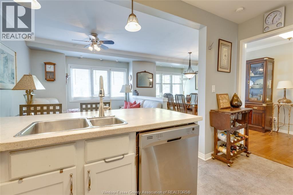#9-3917 3917 RIVERSIDE East - 19