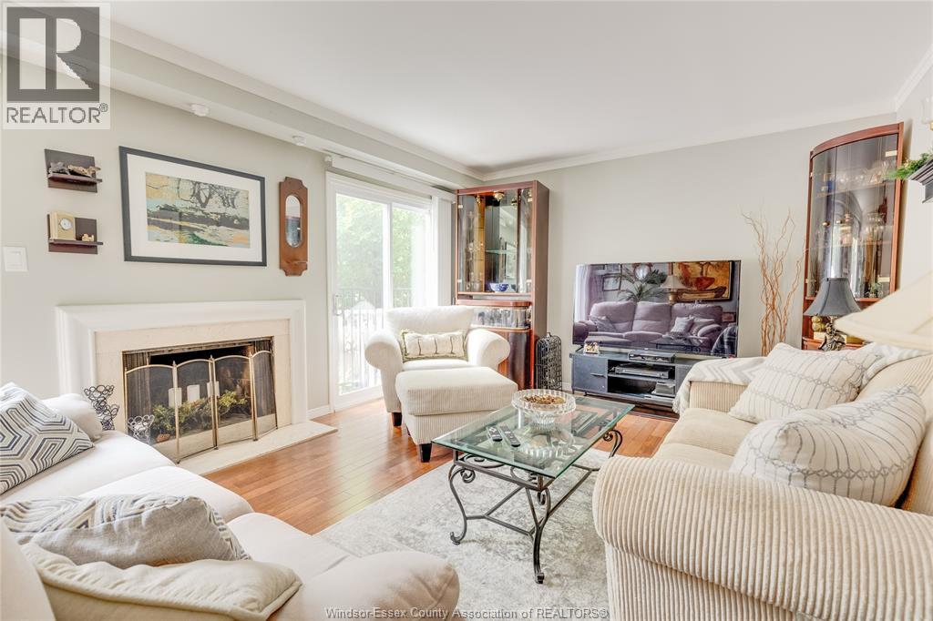 #9-3917 3917 RIVERSIDE East - 5