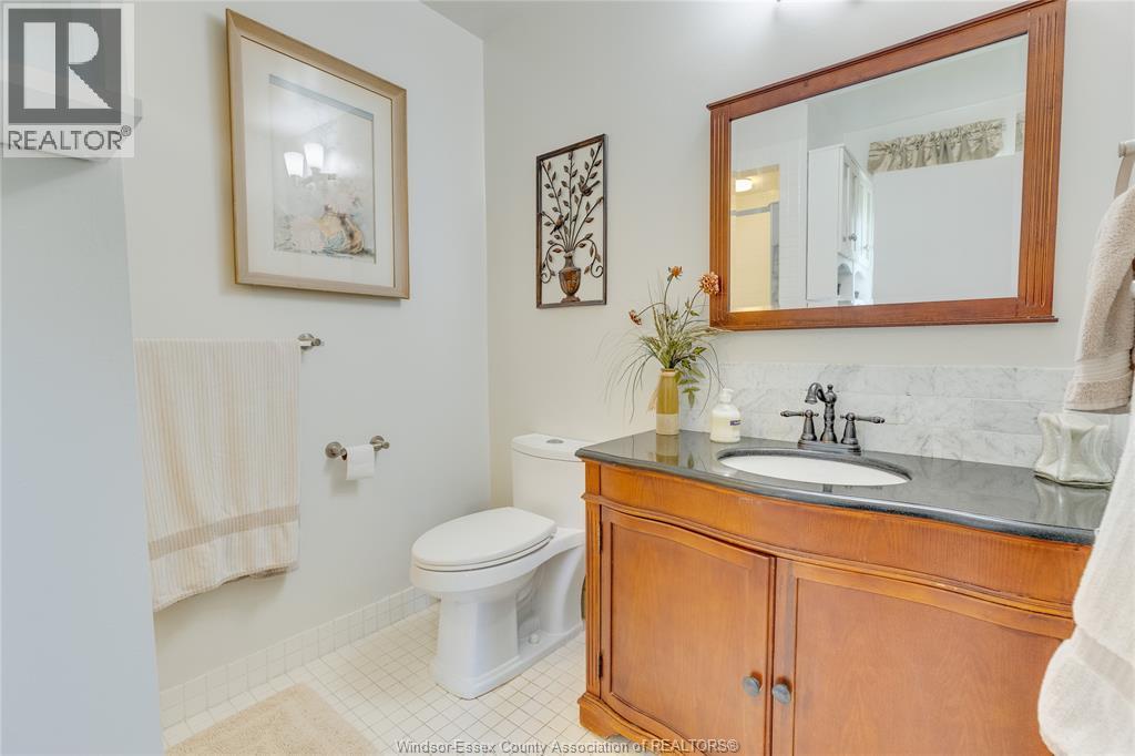 #9-3917 3917 RIVERSIDE East - 27