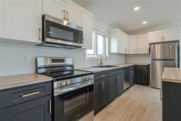 130 Prairie Oak Drive, Mitchell, MB R5G2X5 Photo 7