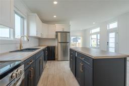 130 Prairie Oak Drive, Mitchell, MB R5G2X5 Photo 8