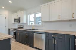 130 Prairie Oak Drive, Mitchell, MB R5G2X5 Photo 9