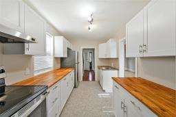 1427 Bannatyne Avenue, Winnipeg, MB R3E0X3 Photo 9