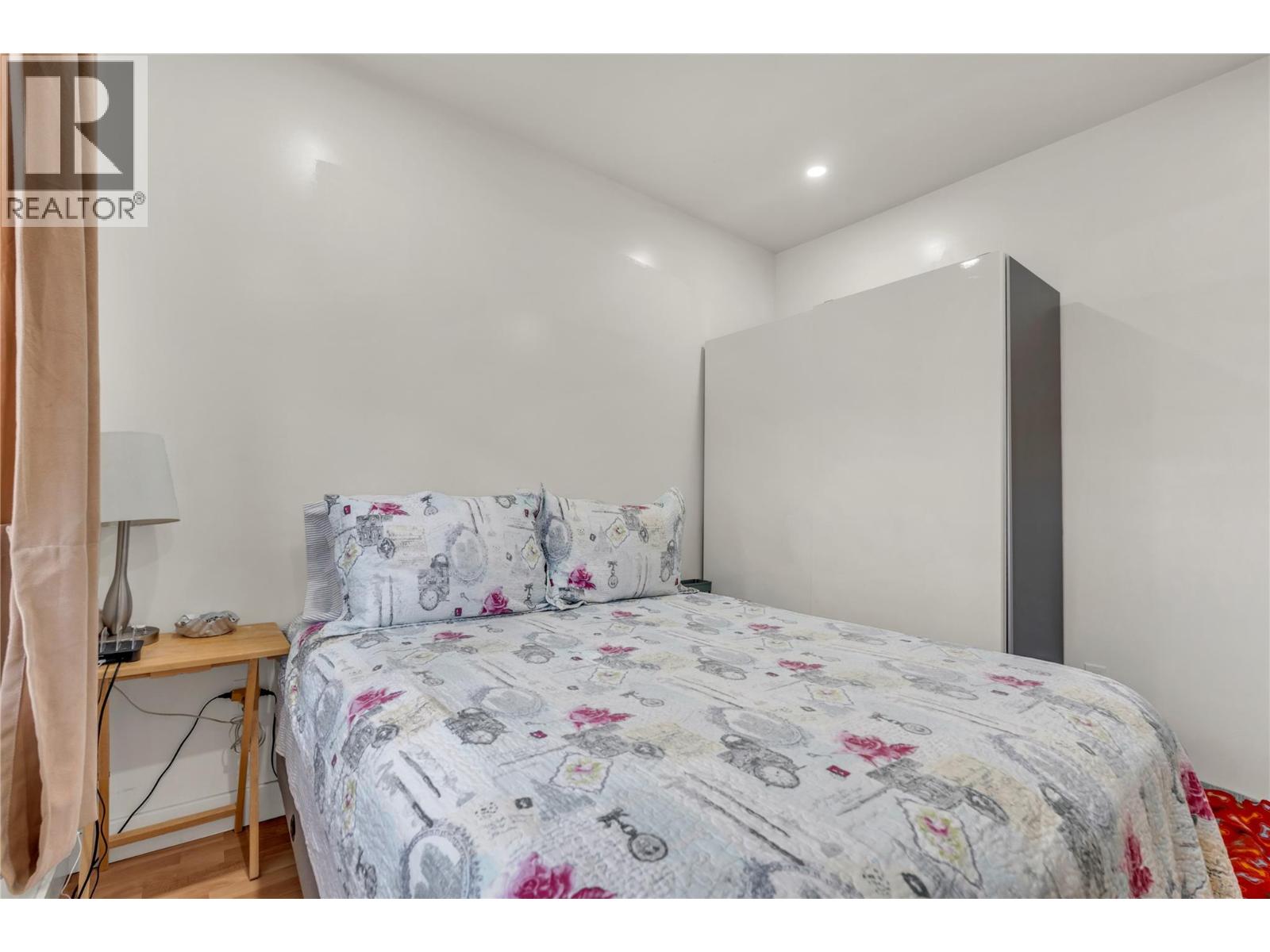264 Douglas Avenue - 39