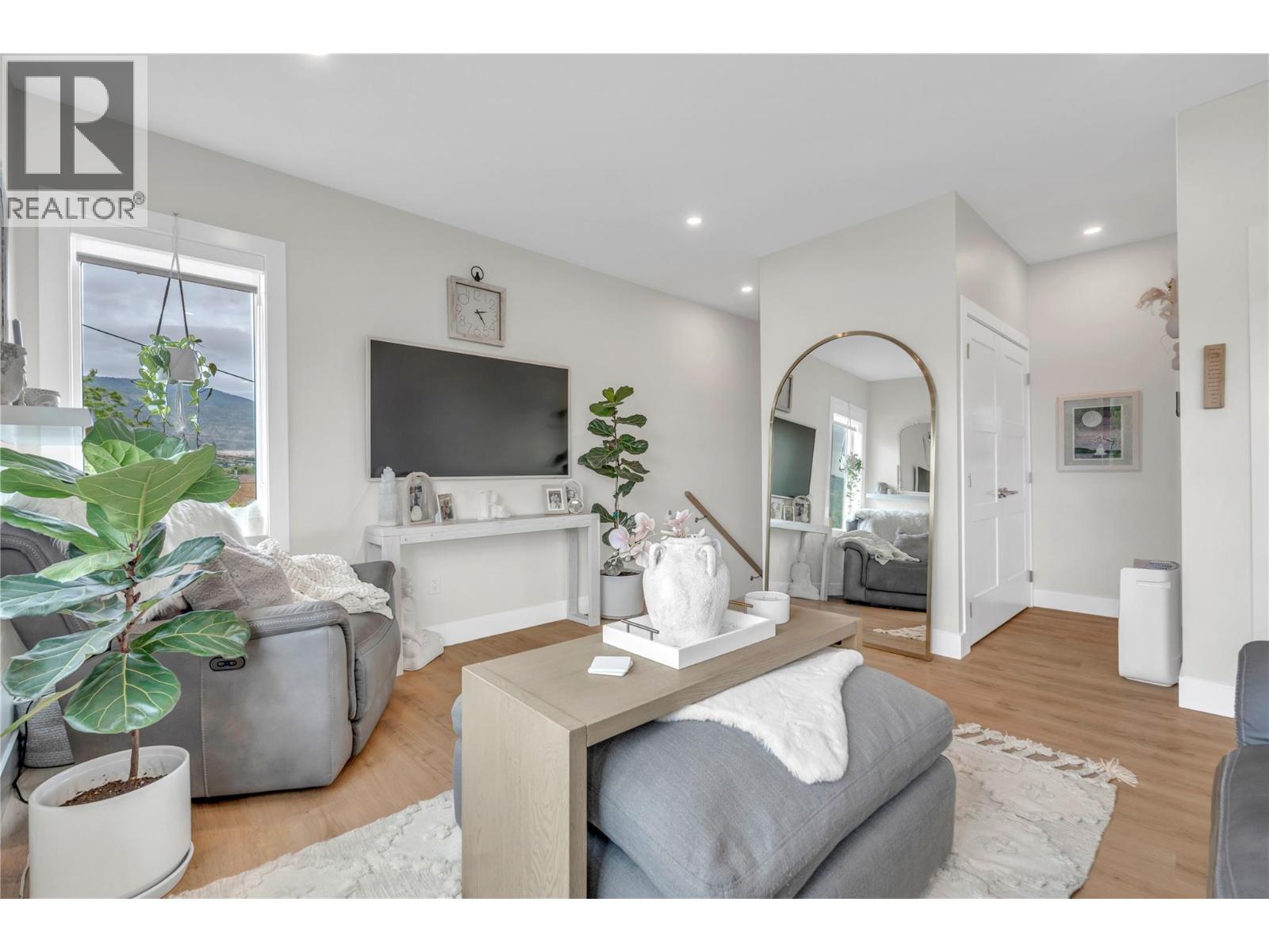 264 Douglas Avenue - 9