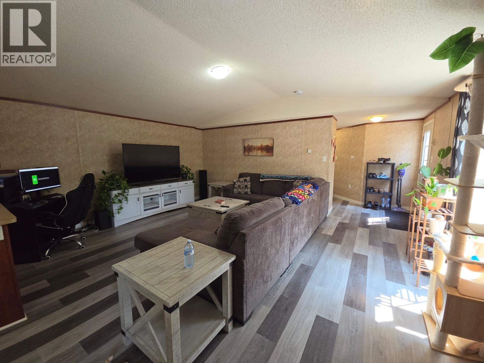 5277 45 Street SE - 2