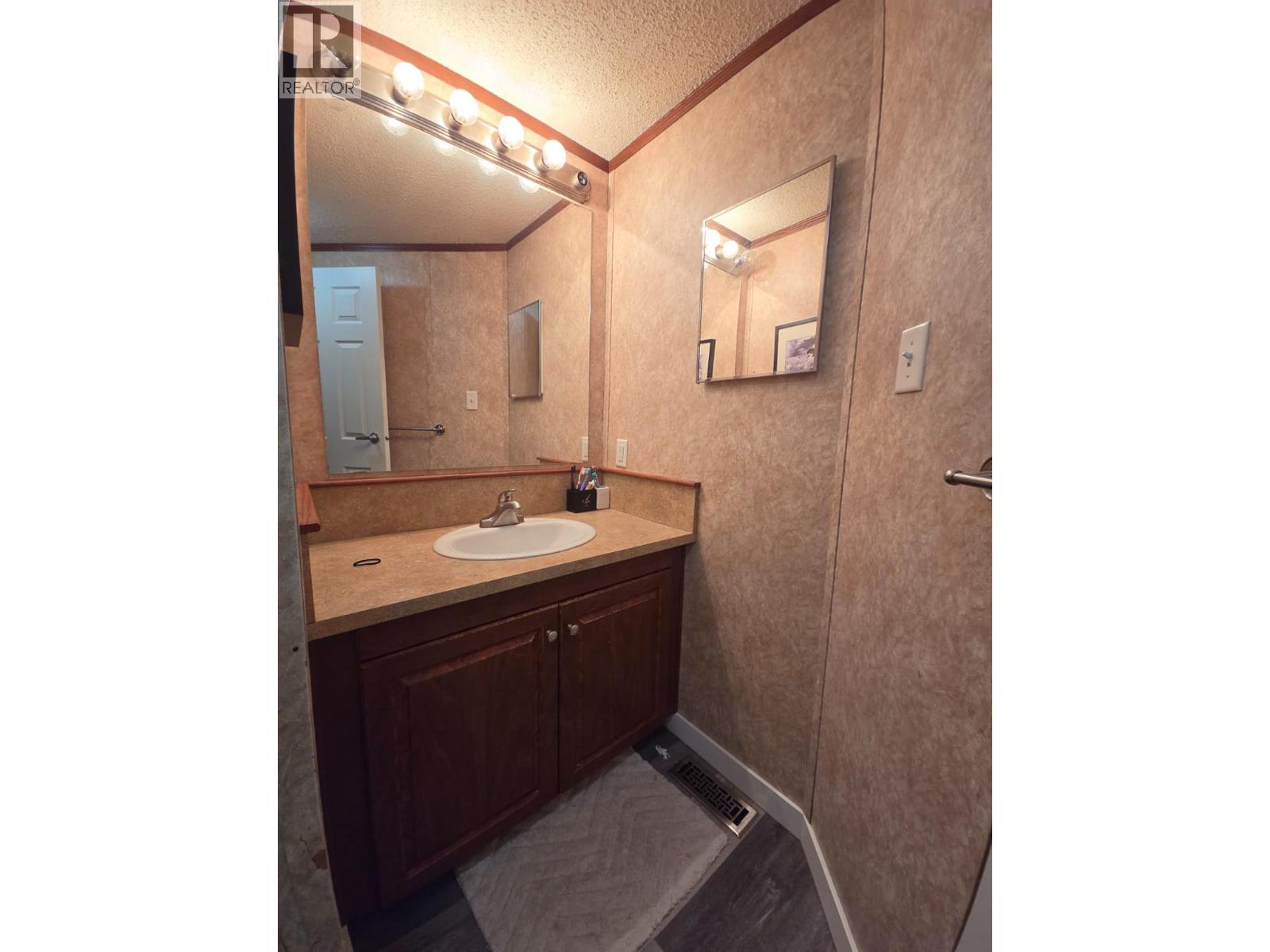 5277 45 Street SE - Image 21