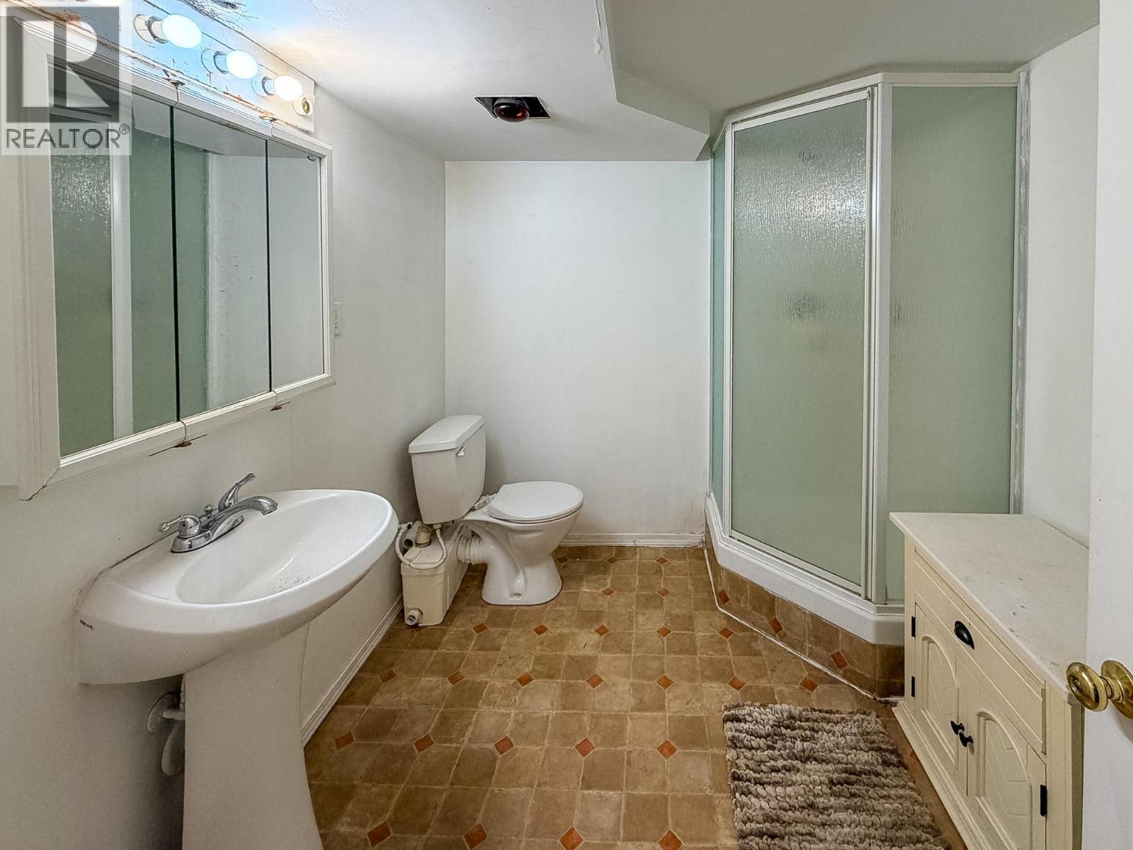 8004 89TH Street - 28