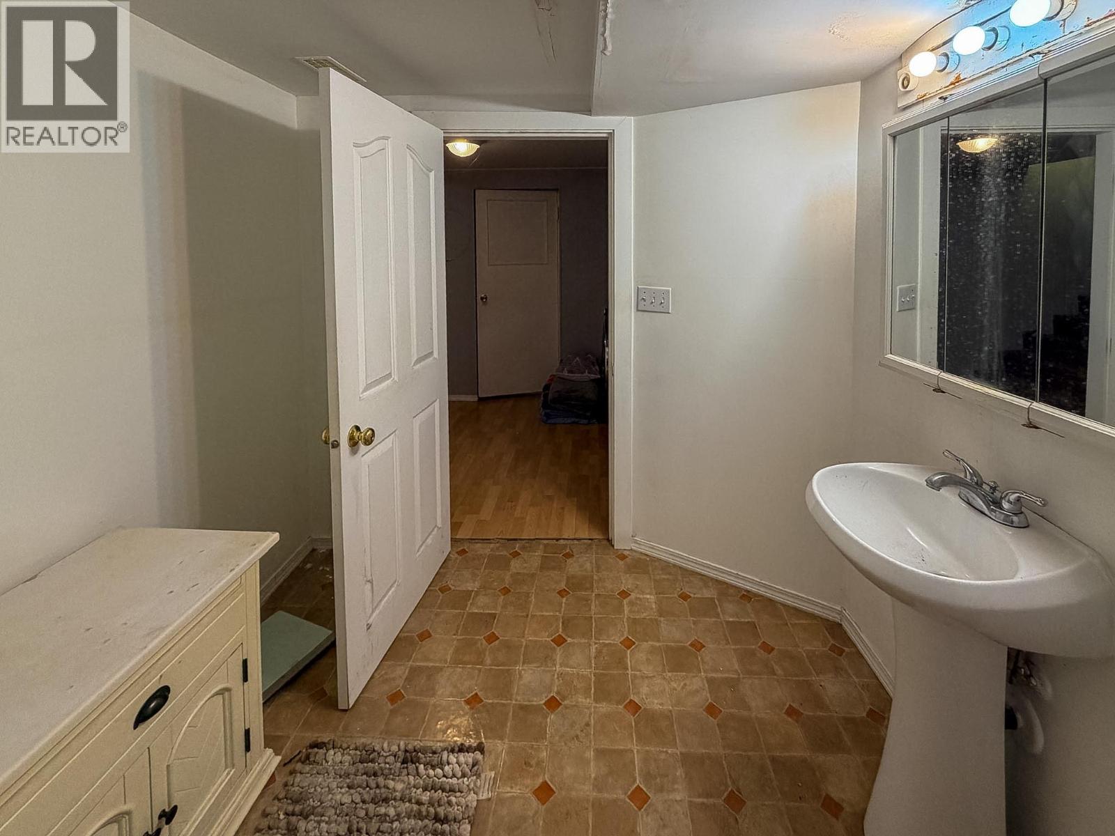 8004 89TH Street - 27