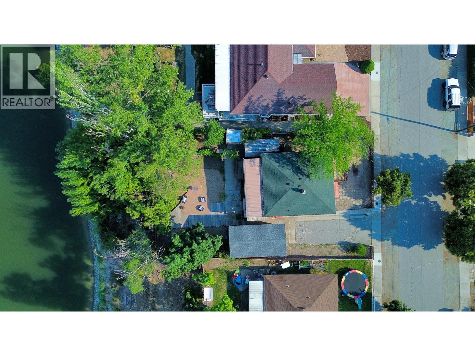8004 89TH Street - 39