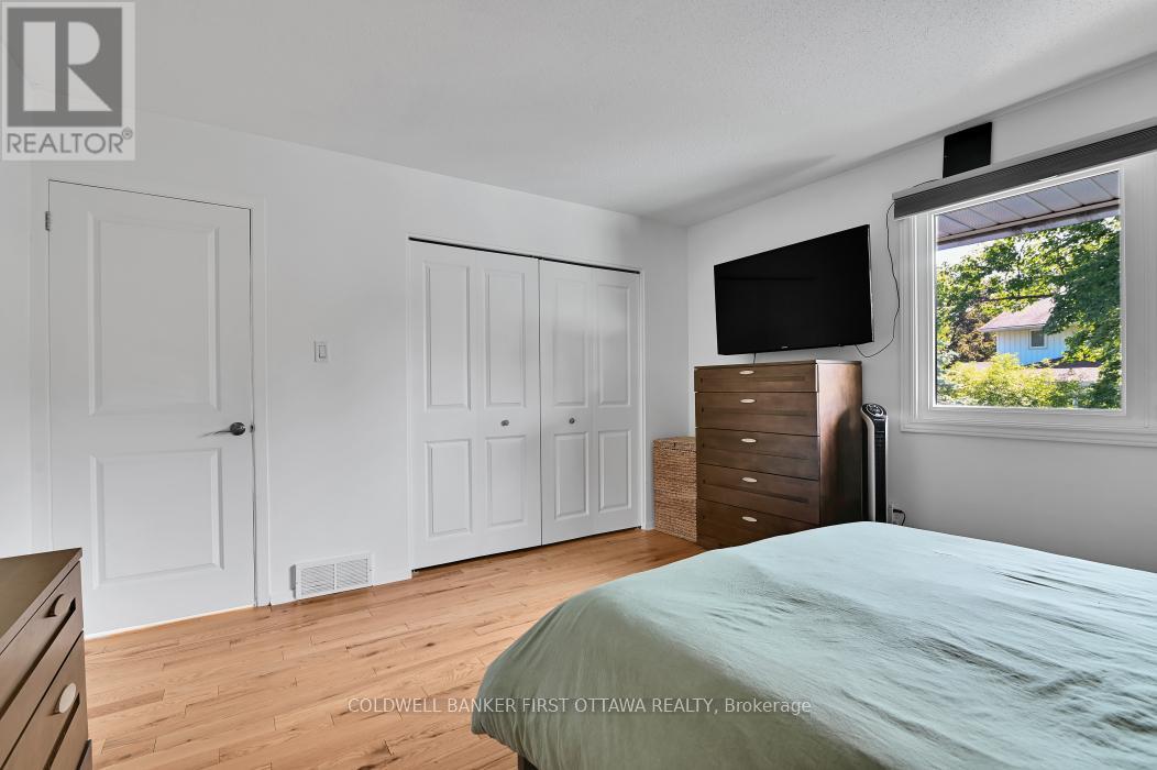 4 Bed, 2 Bath House for Sale in Ottawa – 580 DUFF CRESCENT, Ottawa – MLS# X13436050 - Image 49
