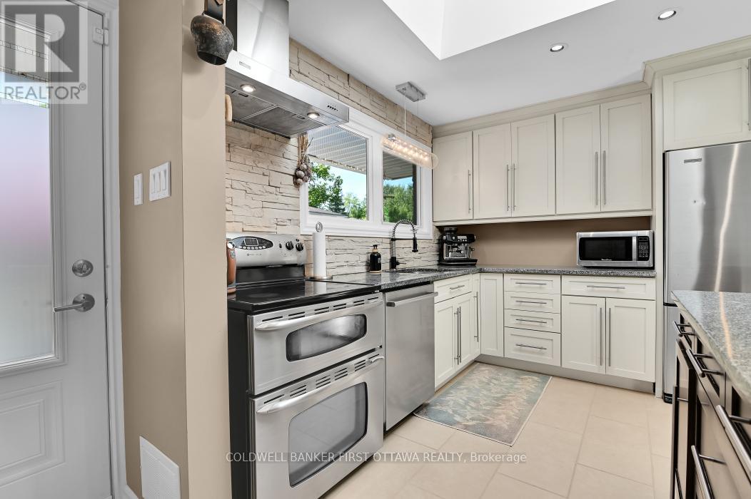 4 Bed, 2 Bath House for Sale in Ottawa – 580 DUFF CRESCENT, Ottawa – MLS# X13436050 - Image 24