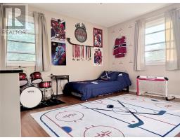 10 Castlewood Avenue thumbnail 23