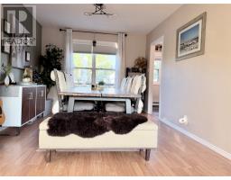 10 Castlewood Avenue thumbnail 11