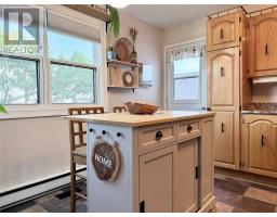 10 Castlewood Avenue thumbnail 14