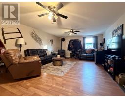 10 Castlewood Avenue thumbnail 24