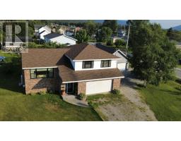 10 Castlewood Avenue thumbnail 2