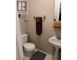 10 Castlewood Avenue thumbnail 25