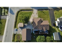 10 Castlewood Avenue thumbnail 3