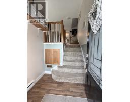 10 Castlewood Avenue thumbnail 7