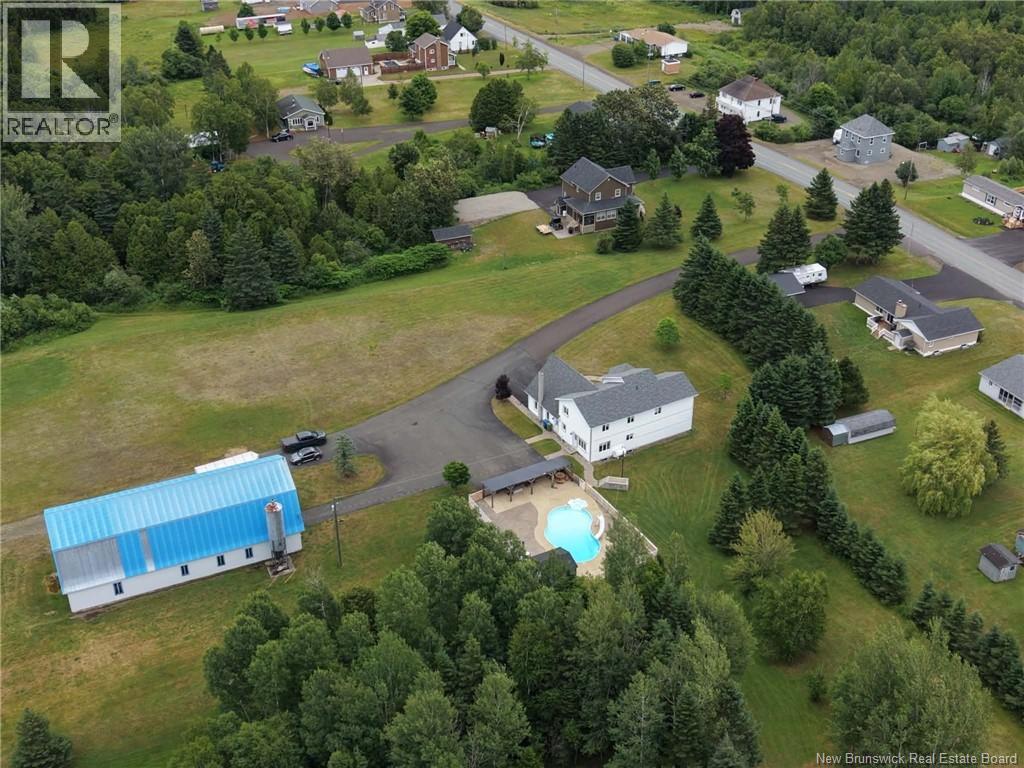 1359 Des Pionniers Avenue