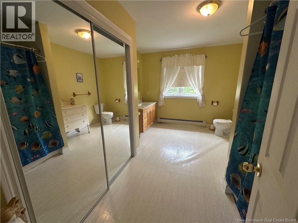 1359 Des Pionniers Avenue - Image 18