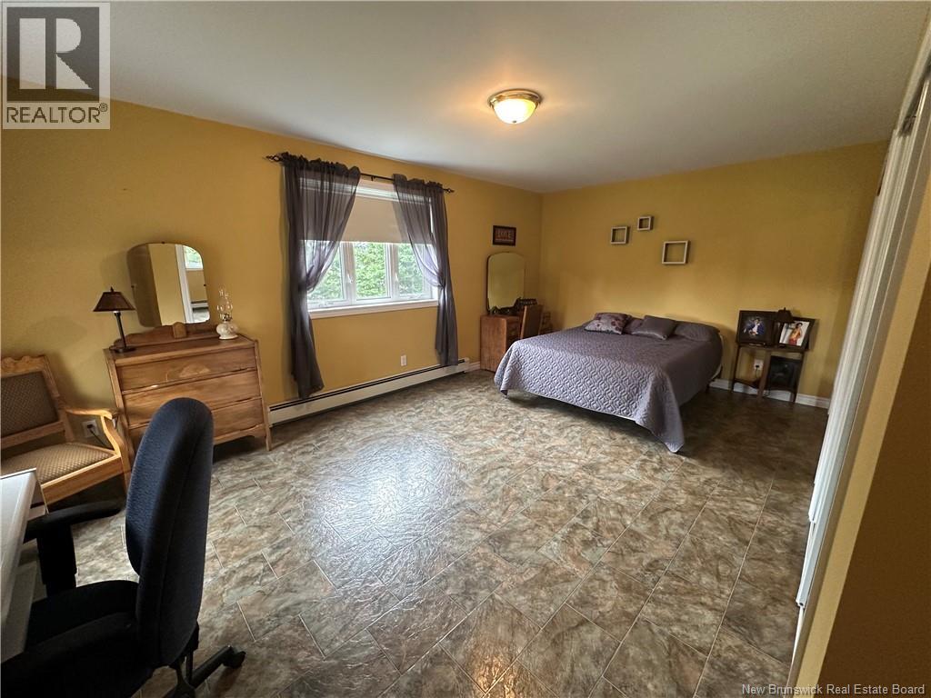 1359 Des Pionniers Avenue - Image 20