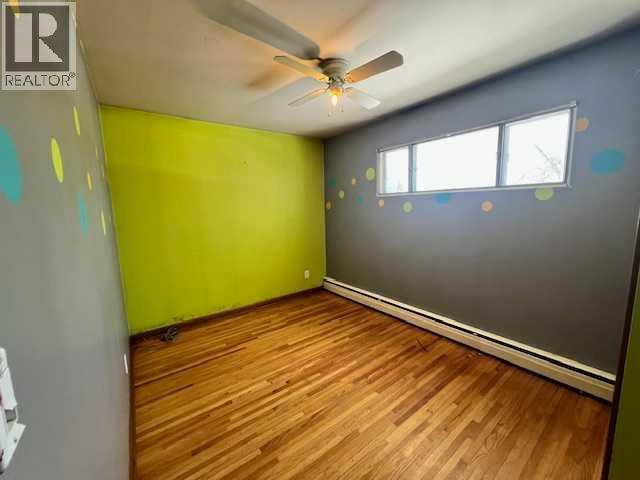 5021 47 Street - Photo 11