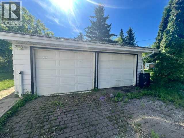 5021 47 Street - Photo 29