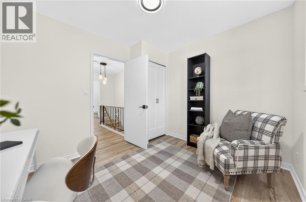 21 COACHWOOD Road - 23